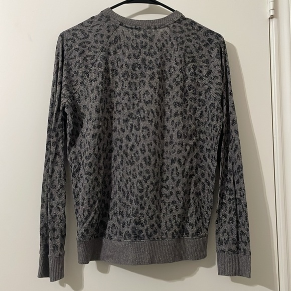Lucky Brand Leopard Print Sweatshirt Women's Small Gray Sweater Top Soft Finish - Picture 3 of 10